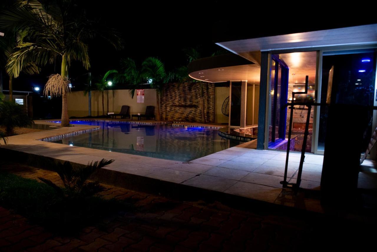 Emc Fully Furnished &Serviced Villas 4 Bedroom With Solar Power , Private Pool, Starlink Wifi ,Aircons & Dstv Lusaka Exteriör bild