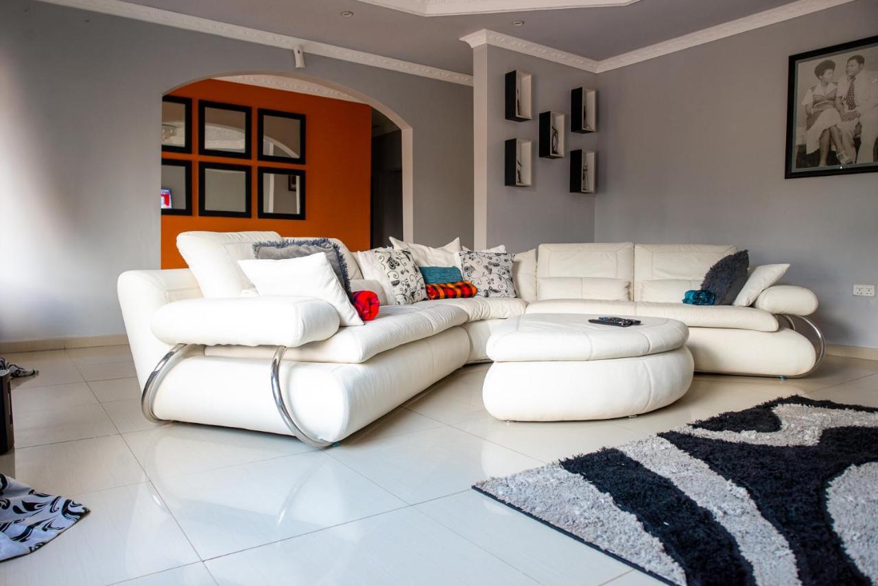 Emc Fully Furnished &Serviced Villas 4 Bedroom With Solar Power , Private Pool, Starlink Wifi ,Aircons & Dstv Lusaka Exteriör bild
