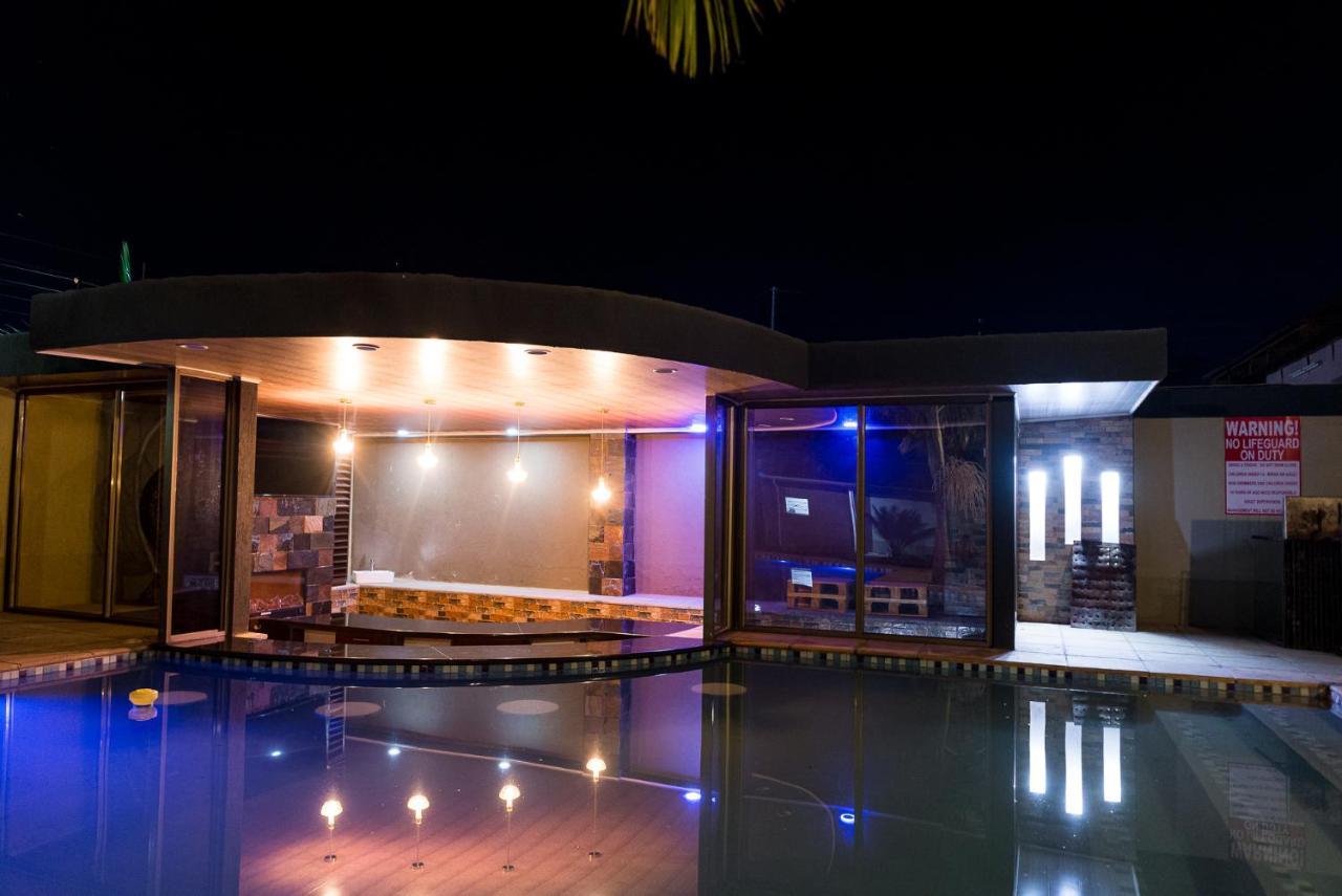 Emc Fully Furnished &Serviced Villas 4 Bedroom With Solar Power , Private Pool, Starlink Wifi ,Aircons & Dstv Lusaka Exteriör bild
